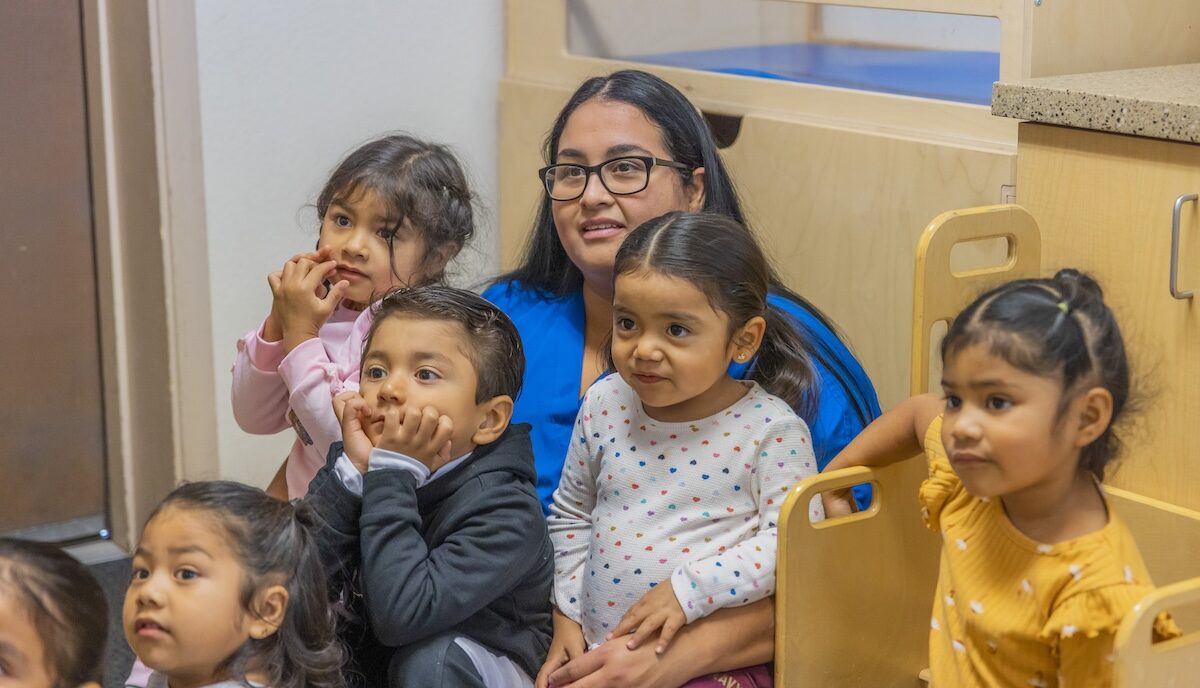 You are currently viewing Your guide to an early childhood education career in Arizona